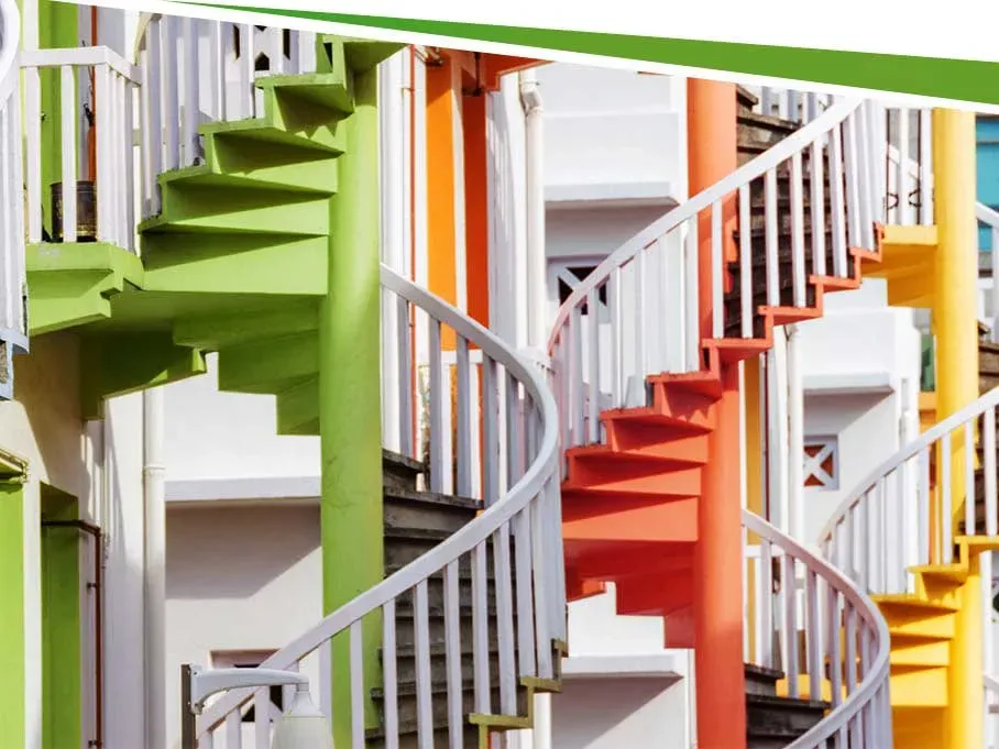 escaliers vert rouge jaune